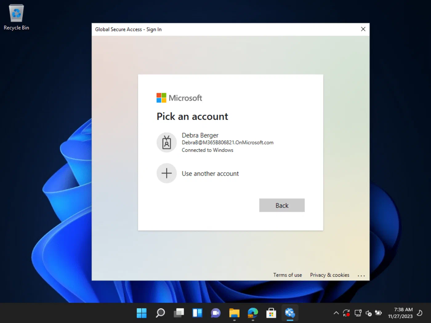 Screenshot: vmconnect EwXDFVu8mM
